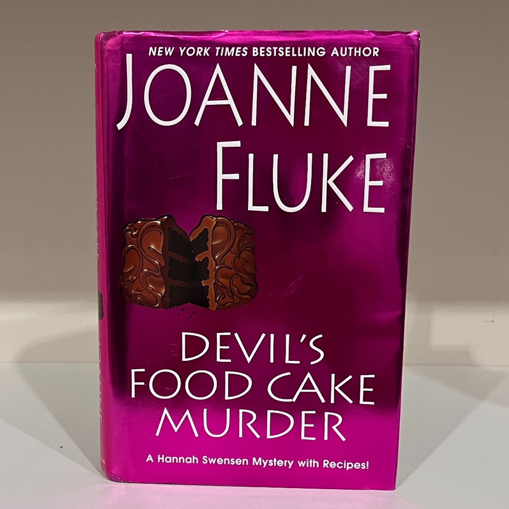 Devil's Food Cake Murder Joanne Fluke Hannah Swensen Cookie Jar Series #14